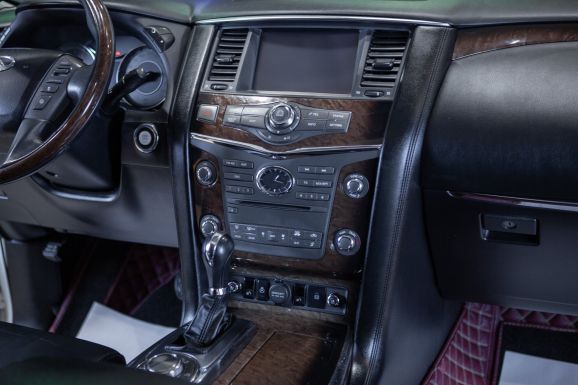 Infiniti QX80, АТ, 2014 фото 21