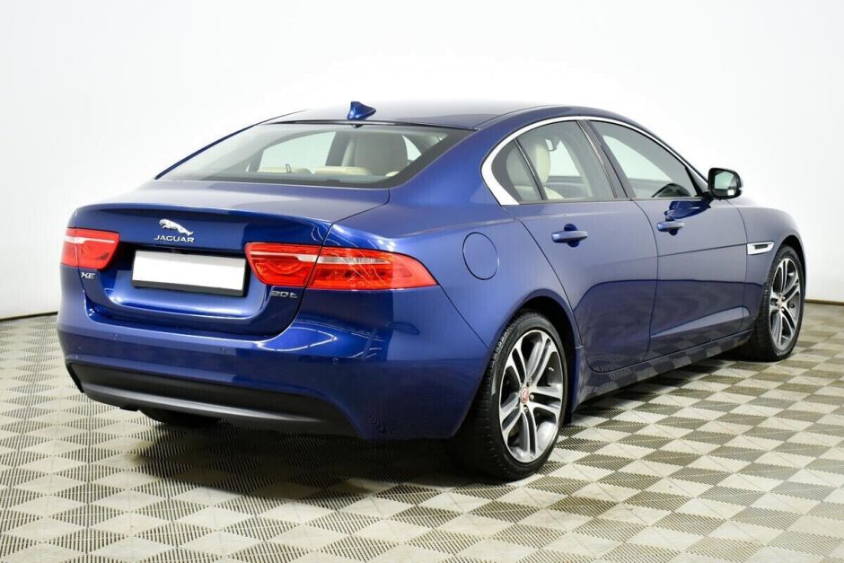 Jaguar XE, 2.0 л, АТ, 2016 фото 4