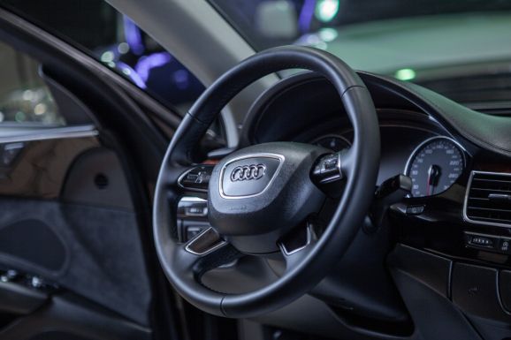 Audi A8, АТ, 2013 фото 10