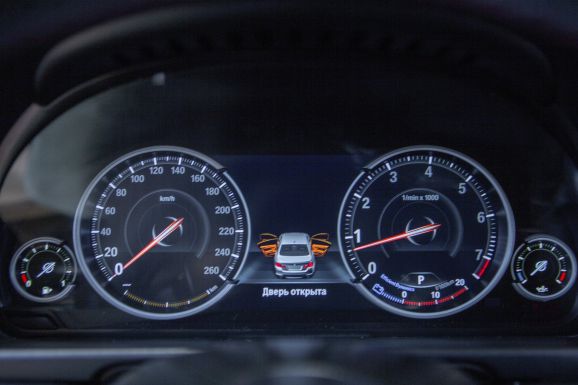 BMW 5 серия, АТ, 2013 фото 16