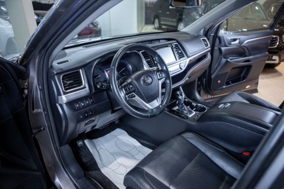 Toyota Highlander, АТ, 2014 фото 11