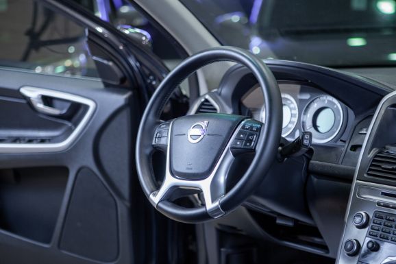 Volvo XC60, АТ, 2010 фото 12