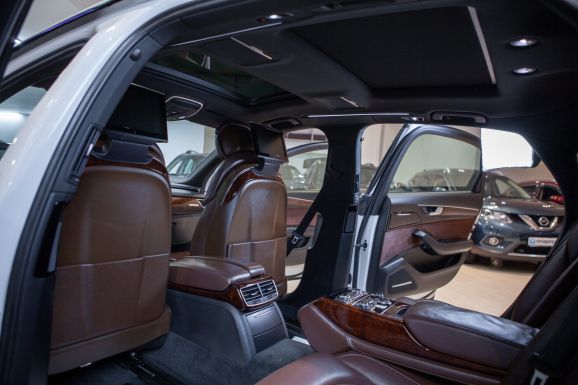 Audi A8, АТ, 2011 фото 8