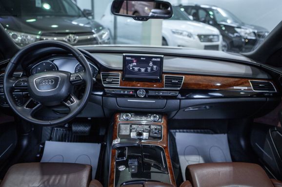 Audi A8, АТ, 2011 фото 15