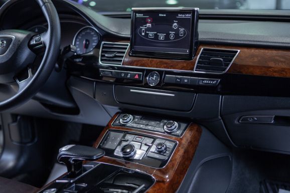 Audi A8, АТ, 2011 фото 16