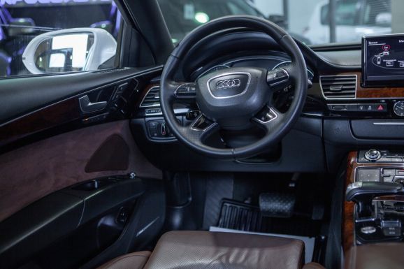 Audi A8, АТ, 2011 фото 17