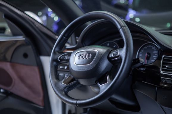 Audi A8, АТ, 2011 фото 18