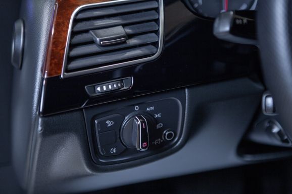 Audi A8, АТ, 2011 фото 24