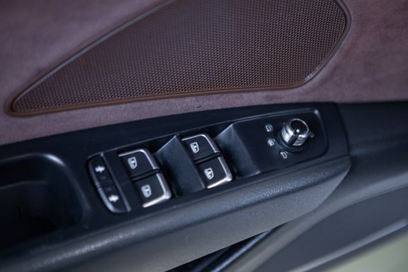 Audi A8, АТ, 2011 фото 25