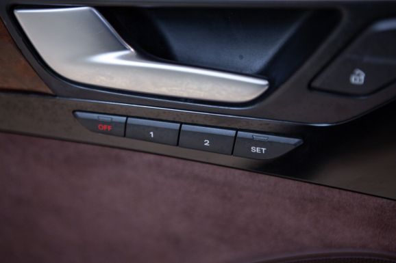 Audi A8, АТ, 2011 фото 27