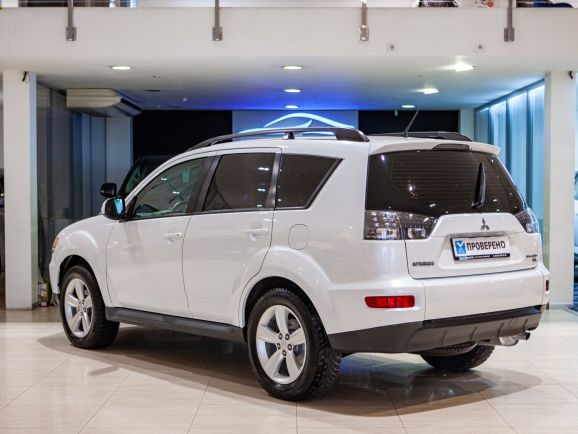 Mitsubishi Outlander, Вариатор, 2010 фото 6