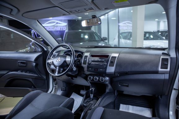 Mitsubishi Outlander, Вариатор, 2010 фото 7