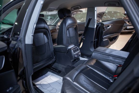 Audi A7, Робот, 2012 фото 8