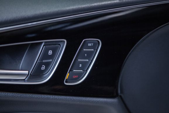 Audi A7, Робот, 2012 фото 23