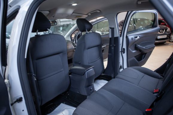 Ford Focus, Робот, 2012 фото 8