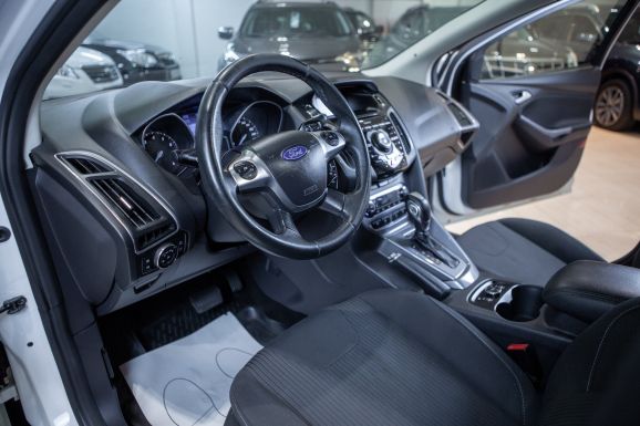 Ford Focus, Робот, 2012 фото 9