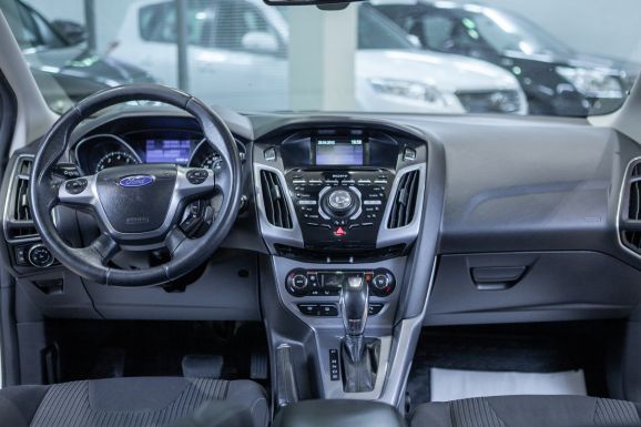 Ford Focus, Робот, 2012 фото 11