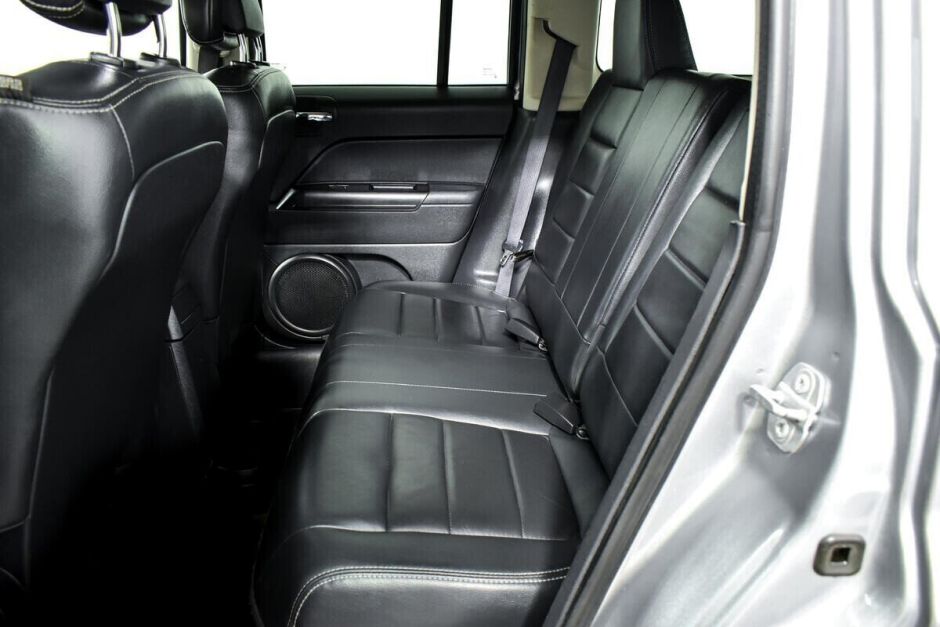 Jeep Liberty (Patriot), 2.4 л, Вариатор, 2010 фото 1