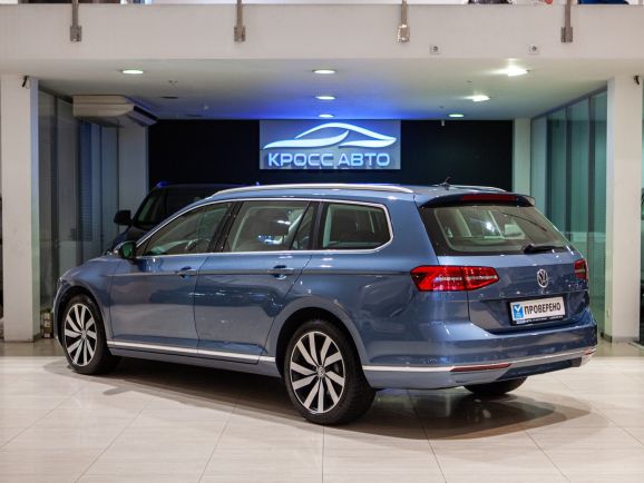 Volkswagen Passat, Робот, 2017 фото 6
