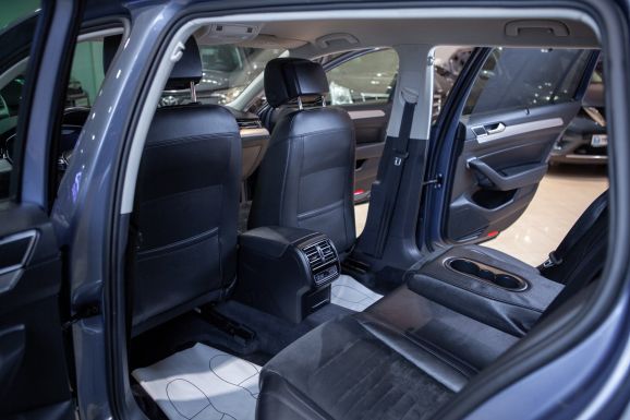 Volkswagen Passat, Робот, 2017 фото 8