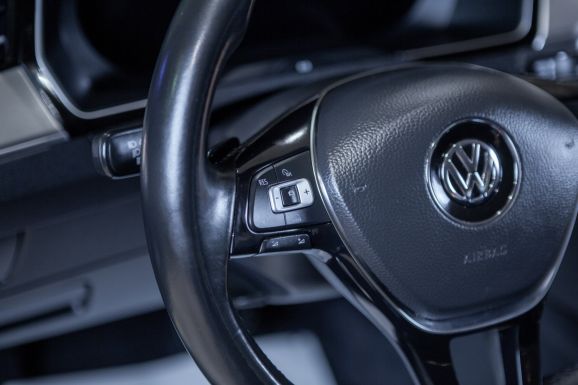 Volkswagen Passat, Робот, 2017 фото 15