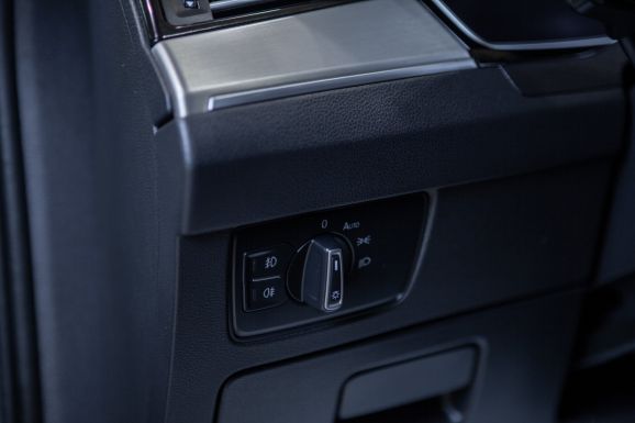 Volkswagen Passat, Робот, 2017 фото 16