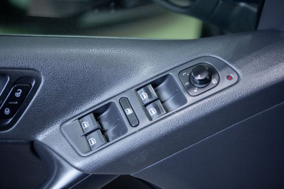 Volkswagen Tiguan, АТ, 2010 фото 10