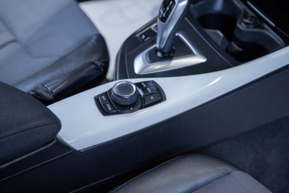 BMW 1 серии, АТ, 2011 фото 1