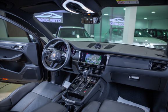 Porsche Macan, Робот, 2023 фото 10