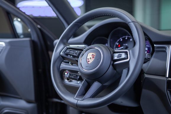 Porsche Macan, Робот, 2023 фото 14