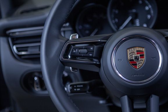 Porsche Macan, Робот, 2023 фото 16