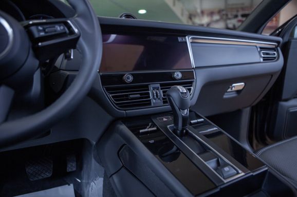 Porsche Macan, Робот, 2023 фото 19