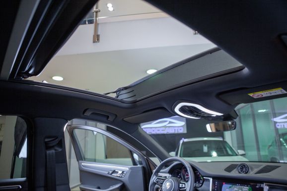 Porsche Macan, Робот, 2023 фото 2