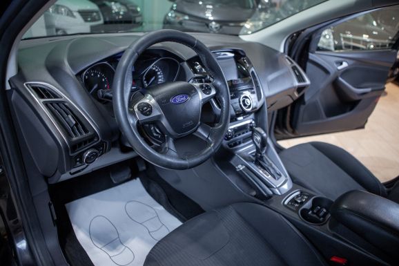 Ford Focus, Робот, 2013 фото 7