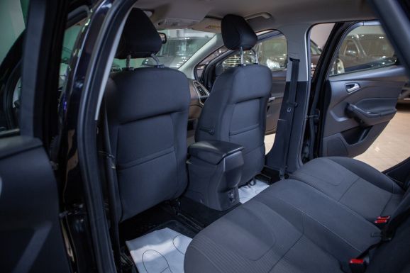 Ford Focus, Робот, 2013 фото 8