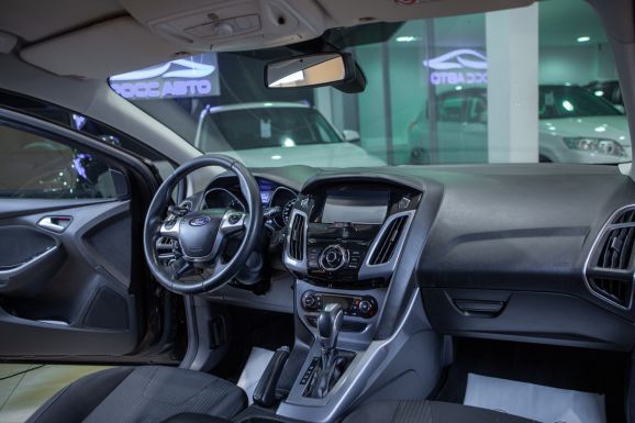 Ford Focus, Робот, 2013 фото 9