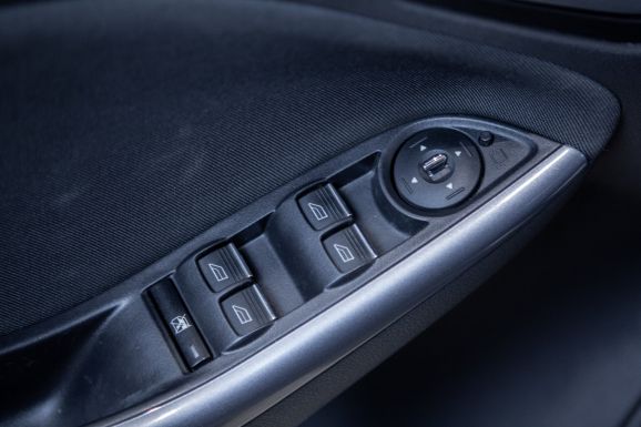 Ford Focus, Робот, 2013 фото 10