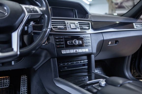 Mercedes-Benz E-класс, АТ, 2014 фото 17