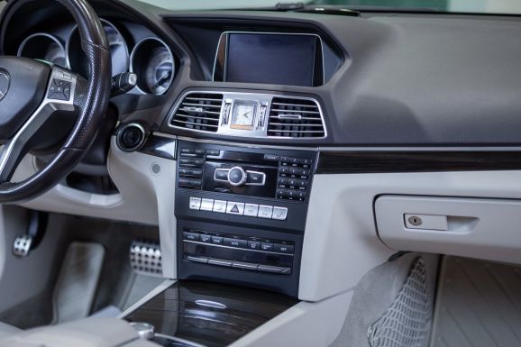 Mercedes-Benz E-класс, АТ, 2013 фото 17