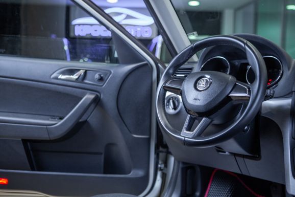 Skoda Yeti, Робот, 2014 фото 10