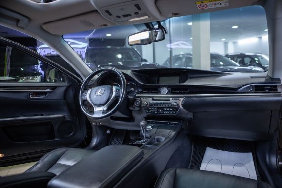 Lexus ES, АТ, 2012 фото 10