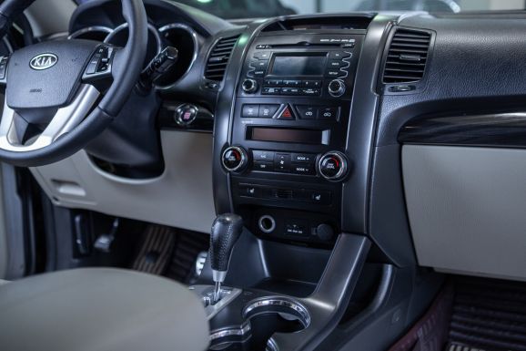 Kia Sorento, АТ, 2010 фото 14