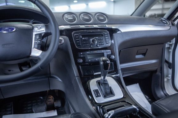 Ford S-MAX, Робот, 2010 фото 12