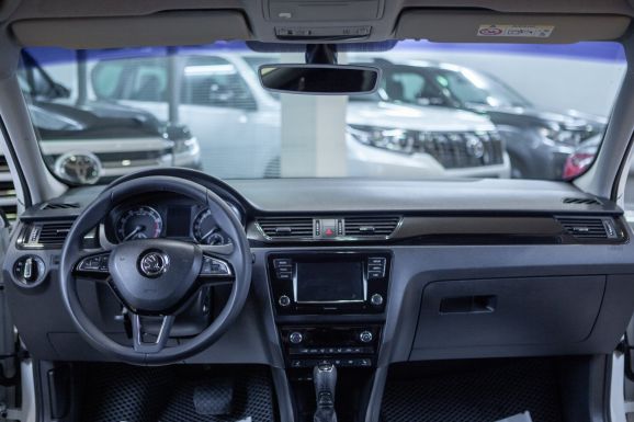 Skoda Rapid, АТ, 2017 фото 10