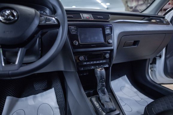 Skoda Rapid, АТ, 2017 фото 11