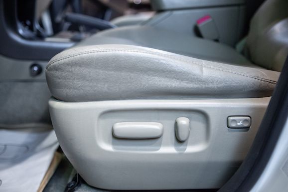 Toyota RAV4, Вариатор, 2011 фото 2