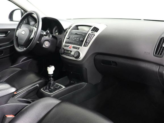 Kia Ceed, 1.6 л, МТ, 2010 фото 1