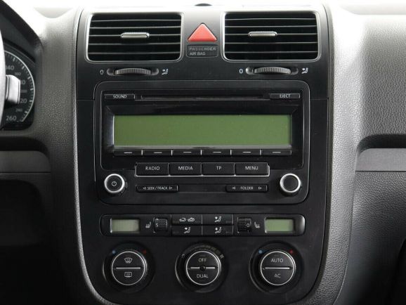 Volkswagen Jetta, 1.6 л, МТ, 2010 фото 1