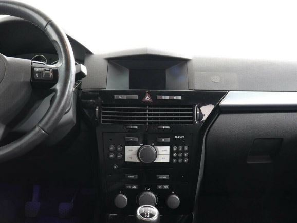 Opel Astra, 1.8 л, МТ, 2010 фото 8