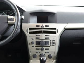 Opel Astra Cosmo, 1.6 л, МКПП, 2011 фото 7